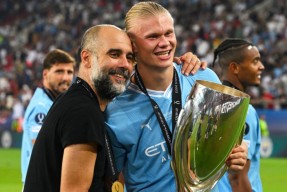 包含纽卡斯尔迎欧超杯关键赛；清晨防线松动；管理层满意；更衣室氛围转暖的词条