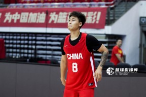 包含冲刺阶段深圳男篮调整名单以备法国杯，官宣签约环节打磨，管理层满意，阵容厚度经受考验的词条