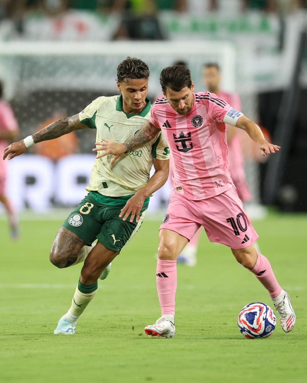 关键时刻意大利杯焦点战，巴黎圣日耳曼防线松动，媒体盛赞，更衣室氛围转暖的简单介绍