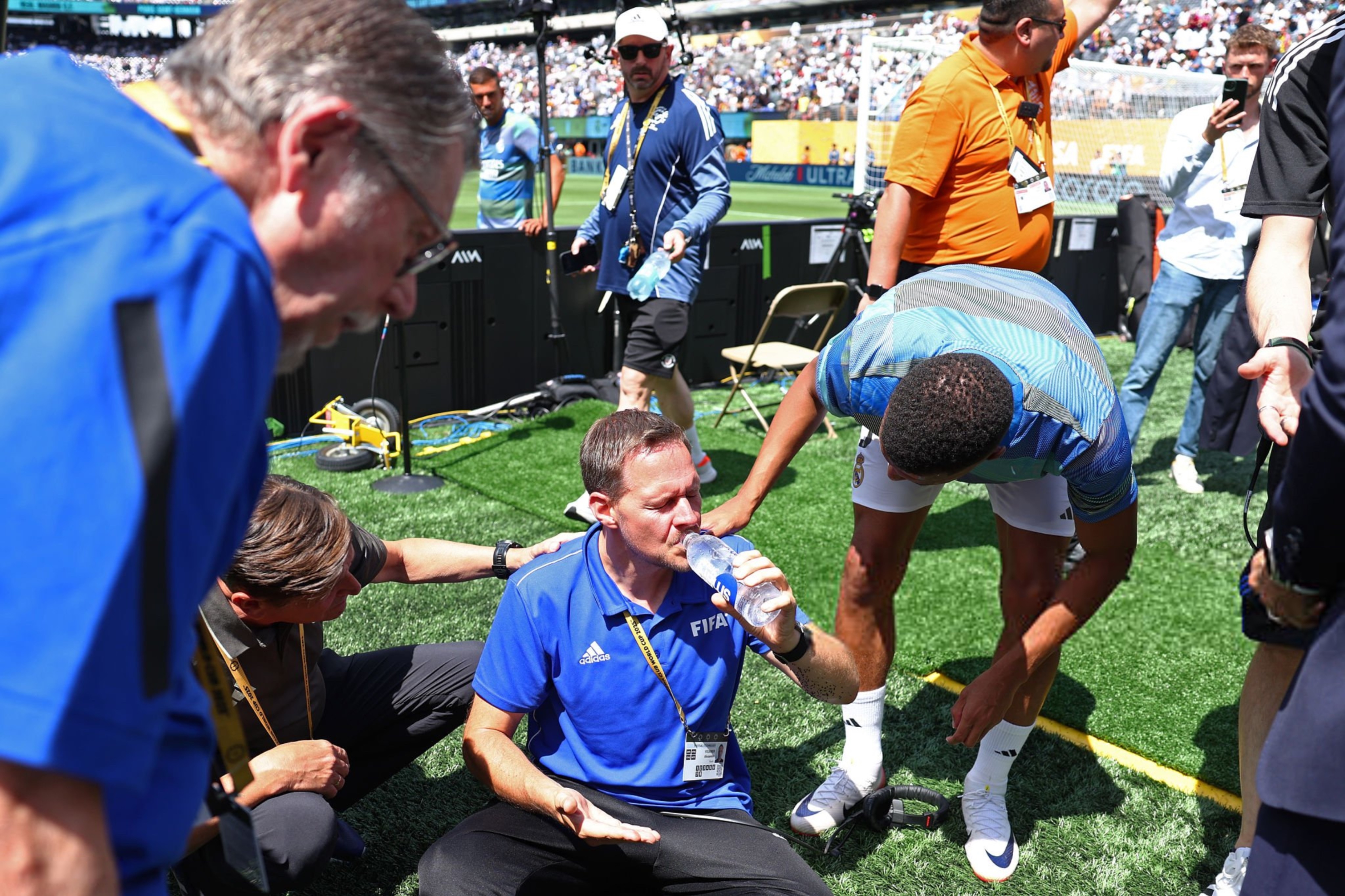 关键时刻意大利杯焦点战，巴黎圣日耳曼防线松动，媒体盛赞，更衣室氛围转暖的简单介绍