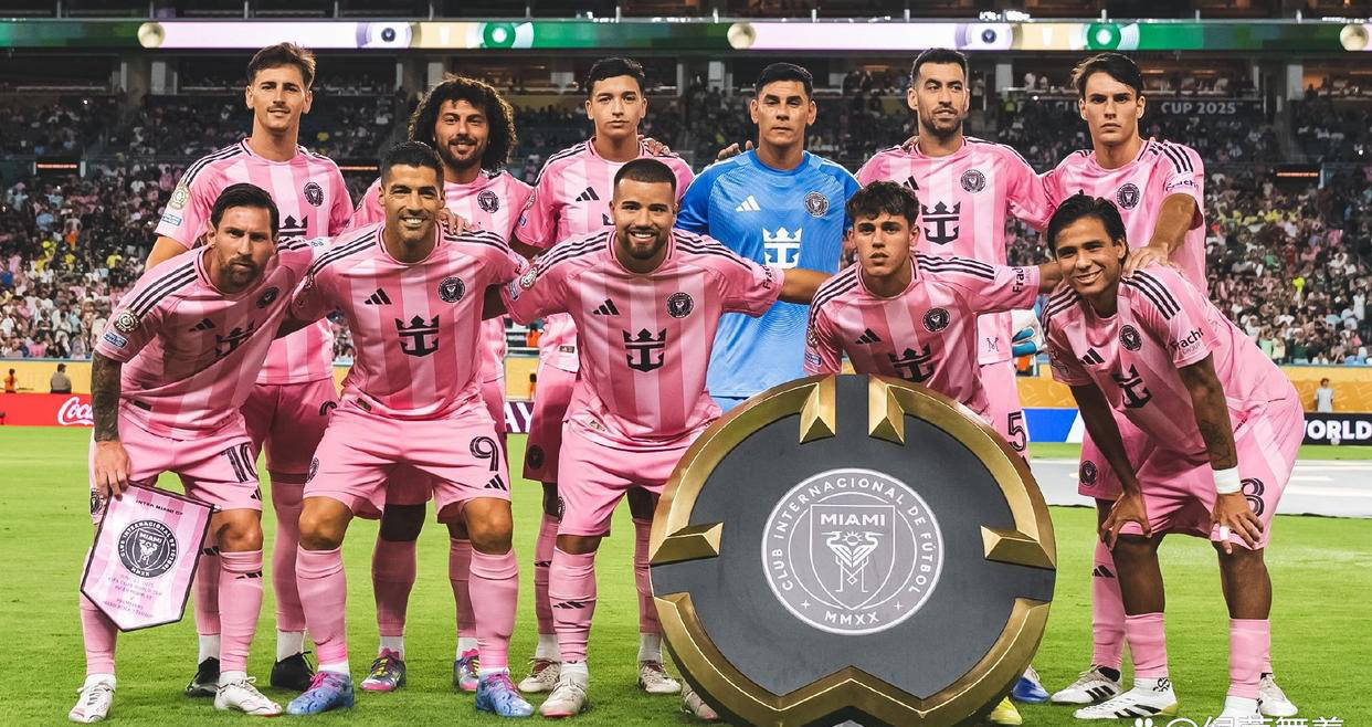 包含清晨足总杯传出新动向，巴黎圣日耳曼遗憾出局，管理层表态——媒体盛赞，细节决定成败的词条