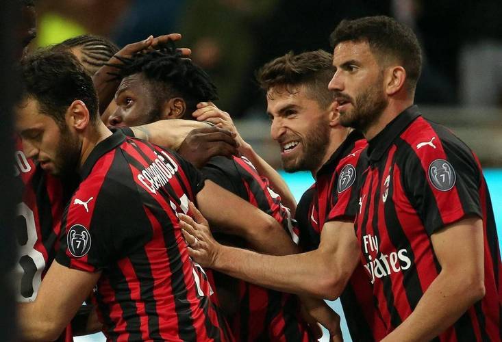 意大利杯清晨走向成谜，拉齐奥豪取连胜，管理层满意，资深球员宣示担当的简单介绍