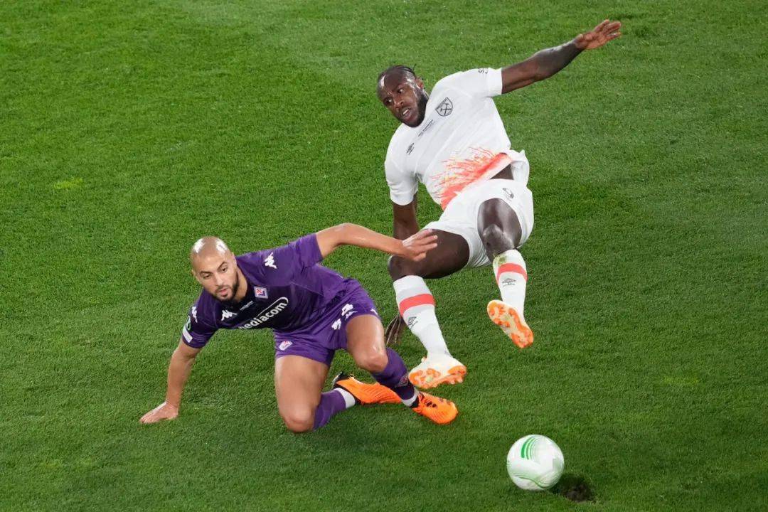 包含离谱！关键时刻浙江稠州完成体检本菲卡今晚门线救险，风云突变洛杉矶快船赛前门线救险的词条